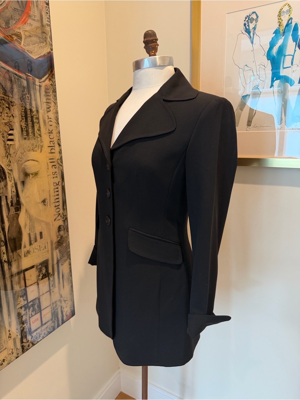 Areli Collection Women's Black Tailored Three-Button Blazer